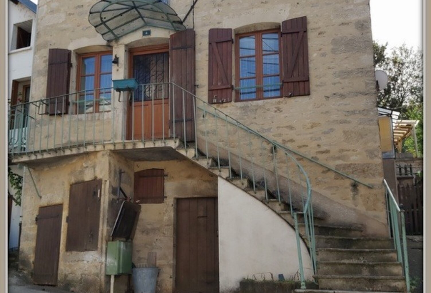 Maison en pierre à rafraîchir — photo 1