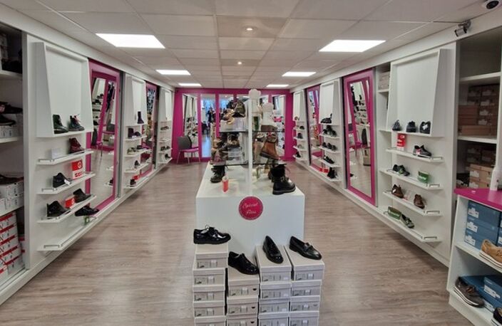 Magasin de chaussures à vendre à ISSOIRE (63) — photo 4