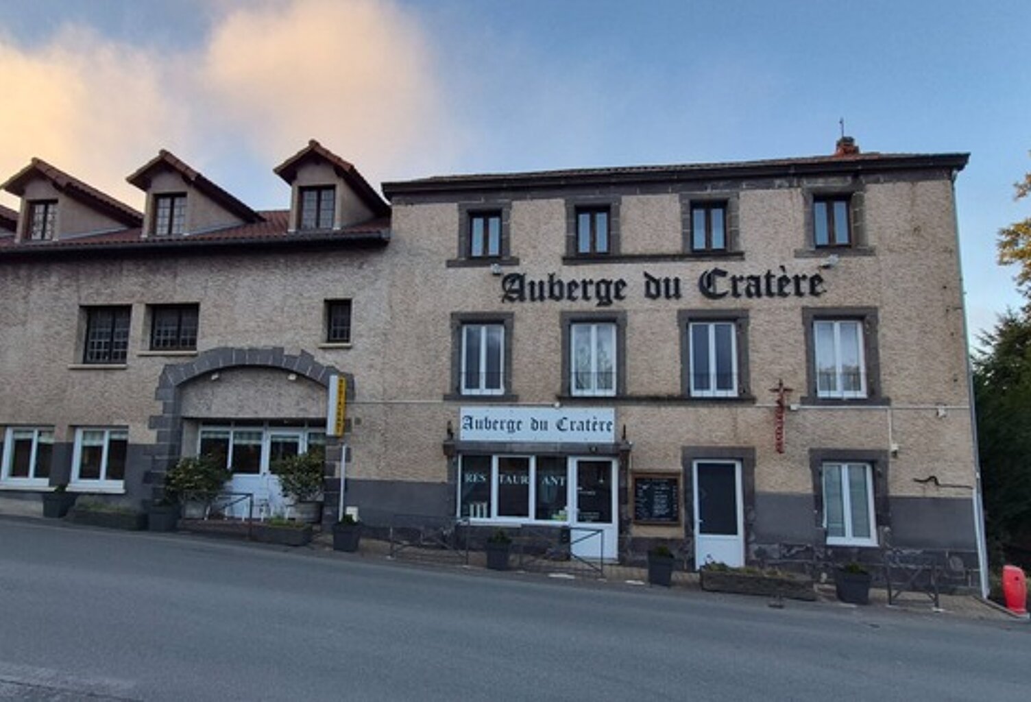 Restaurant à vendre VOLVIC (63) — photo 1