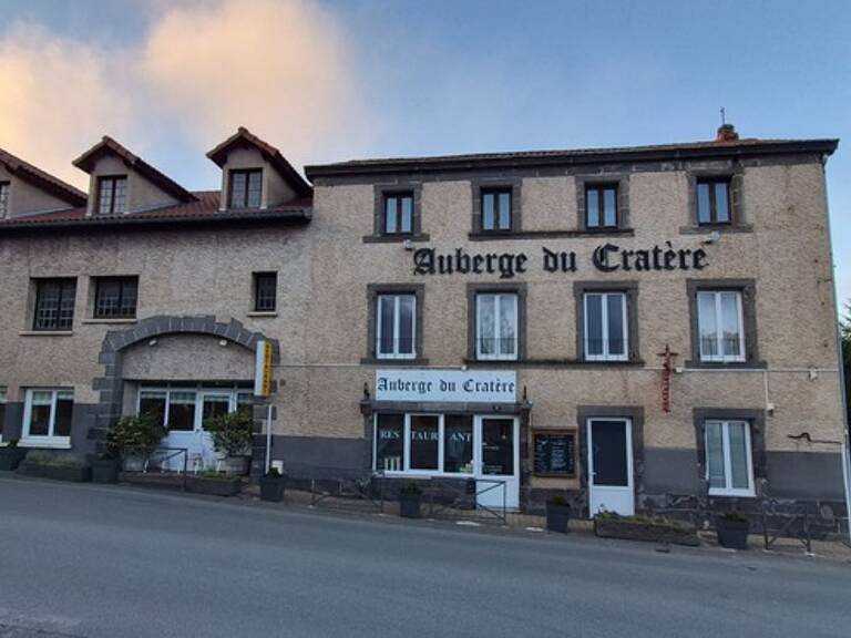 Restaurant à vendre VOLVIC (63) — photo 1