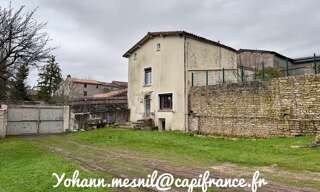 Maison 5 Pièces 206 m² à vendre à Exoudun (79800)