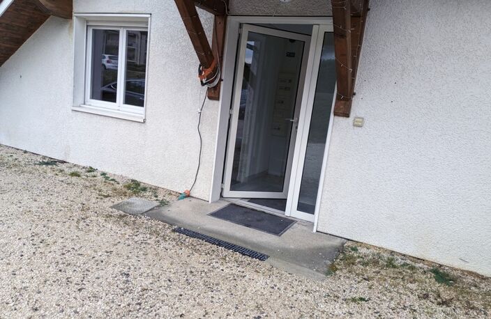Dpt Isère (38), à louer MONTBONNOT local commercial 65 m² et 26 m² — photo 2