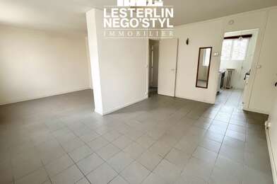 Appartement 4 pièces 900 €
