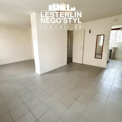 Appartement 4 pièces 900 €