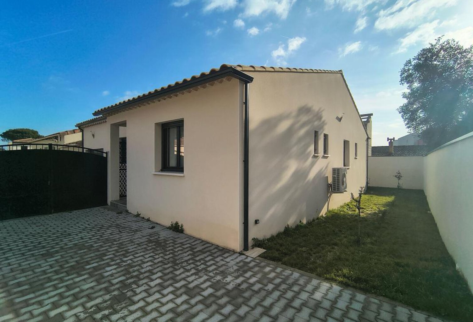 Maison Récente Plain-Pied Sorgues 110 m² 3 Chambres, jardin clos — photo 1