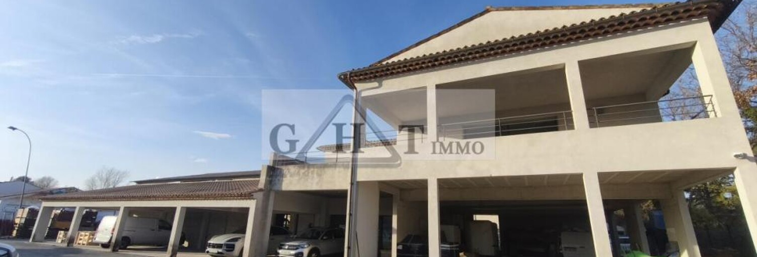 Local industriel  742 m² à vendre à Tourrettes (83440)