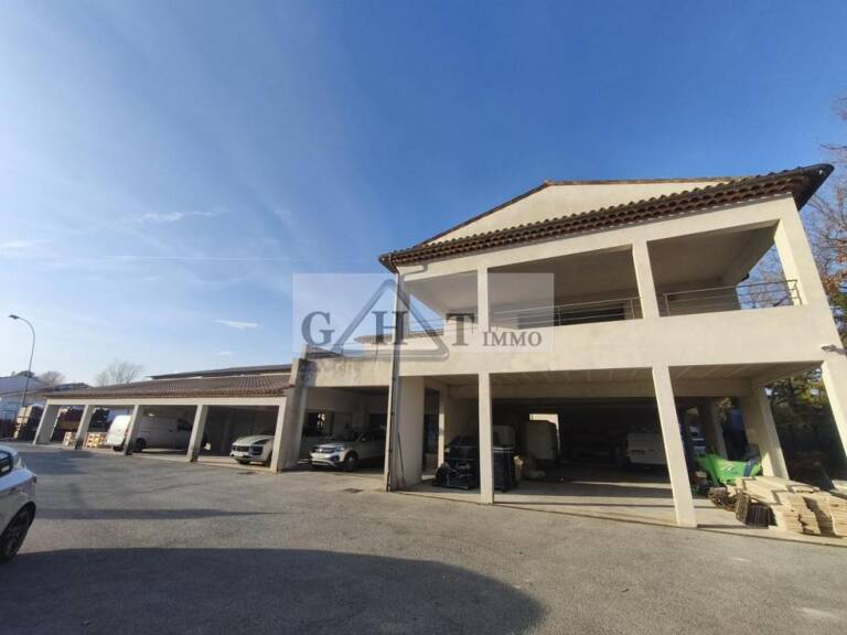 A VENDRE ENTREPOT BUREAUX 742 M² — photo 1