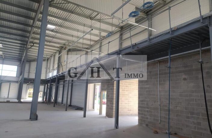 3428 M² ENTREPOT BUREAUX NEUF A LOUER A TORCY — photo 4