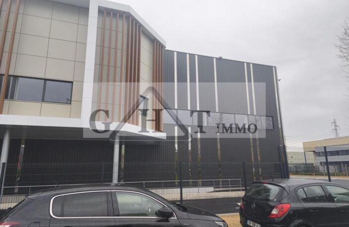 3428 M² ENTREPOT BUREAUX NEUF A LOUER A TORCY — photo 5