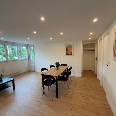 Appartement 4 pièces 1050 €