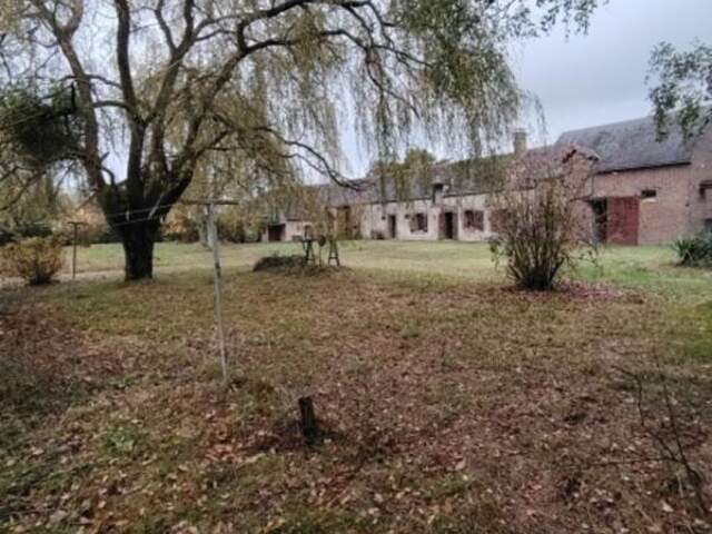 Proche Vendôme, belle Longère  dans cadre verdoyant avec dépendances — photo du bien