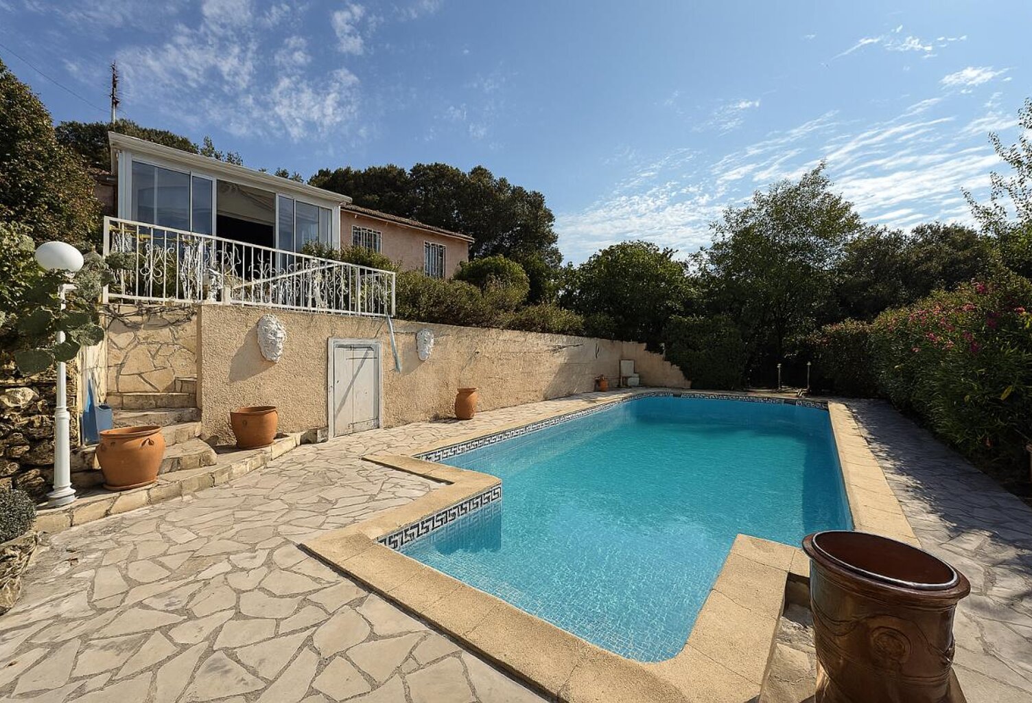 Villa avec piscine et garage à Faugères — photo 1