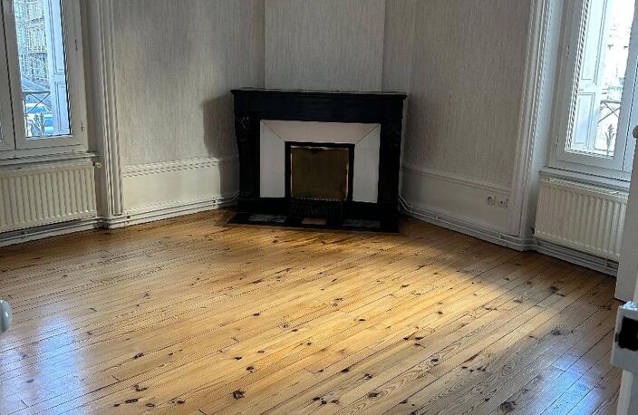 Location appartement 4 pièces 101 m² à Saint-Étienne (42000) — photo 3