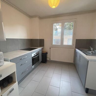 Appartement 3 pièces 700 €