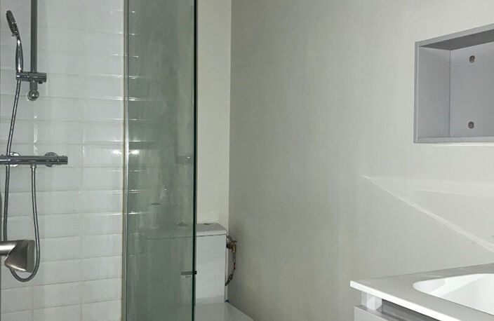 A VENDRE LA ROCHELLE STUDIO CENTRE VILLE — photo 2