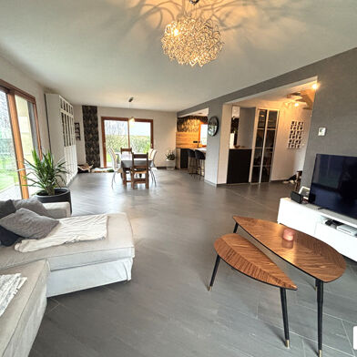 Maison 7 pièces 308400 €