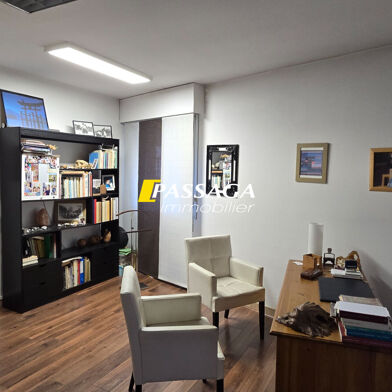 Bureau 3 pièces 880 €