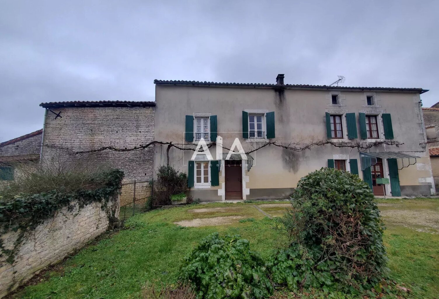 Charmante maison de village à Aunac-sur-Charente — photo 1
