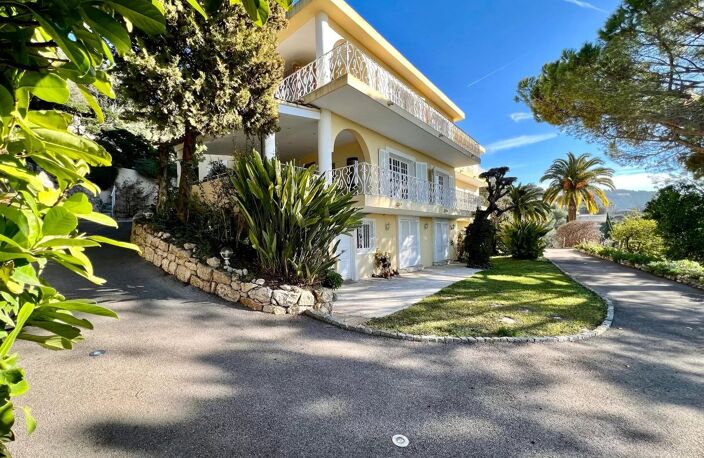 VILLA 386 m² dans domaine privé — photo 3