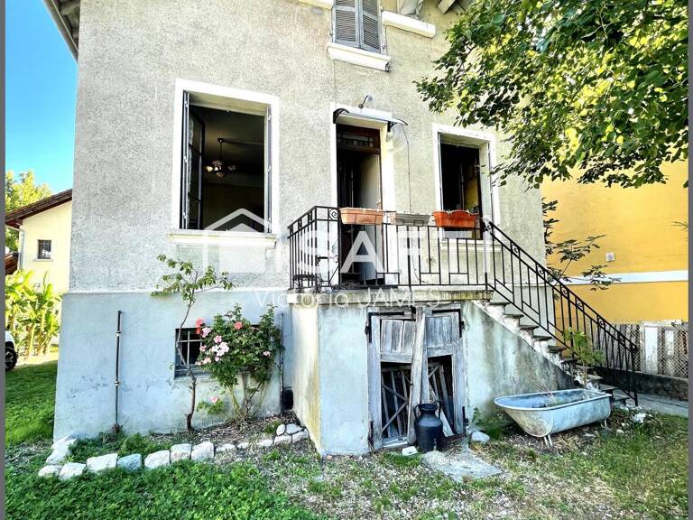 Maison années 30 à réinventer, fort potentiel. — photo 1