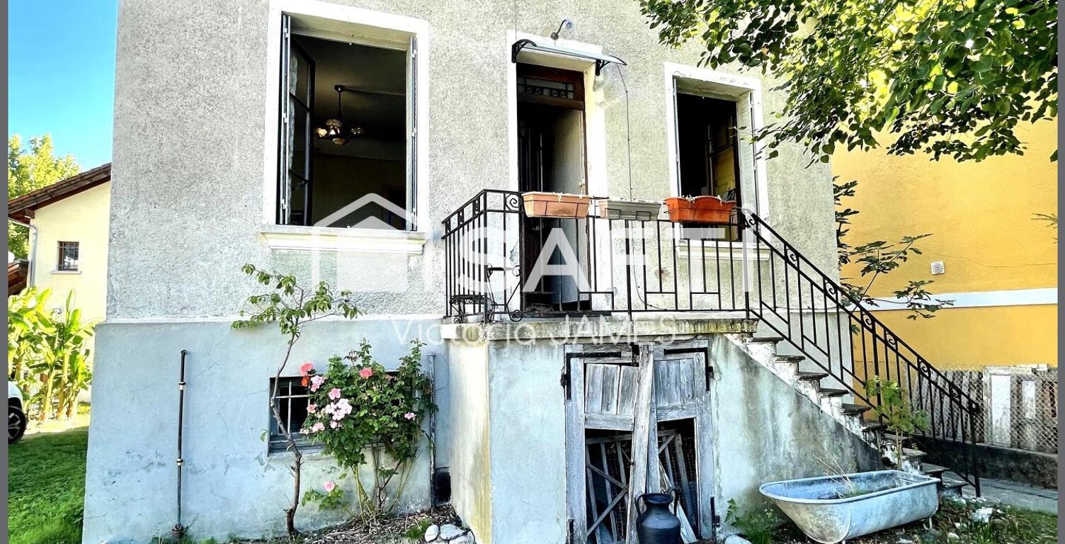 Maison années 30 à réinventer, fort potentiel. — photo 1