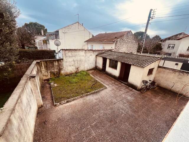 Maison à fort potentiel  Quartier des Amoureux  Nîmes — photo du bien