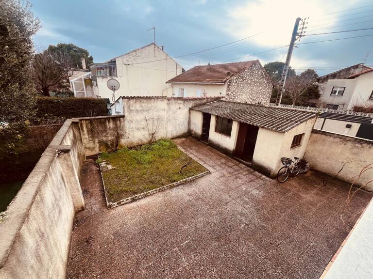Maison à fort potentiel  Quartier des Amoureux  Nîmes — photo 1