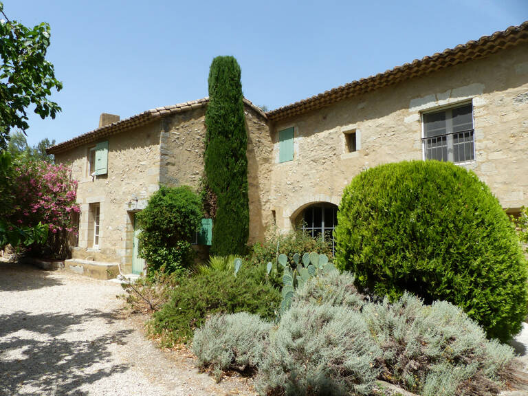 MAS A VENDRE SUR LES HAUTEURS DE BOULBON — photo 1
