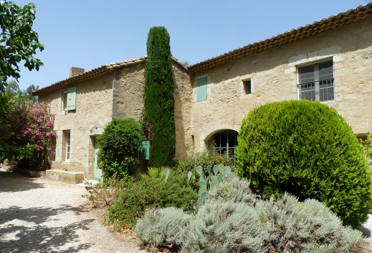 MAS A VENDRE SUR LES HAUTEURS DE BOULBON — photo 1