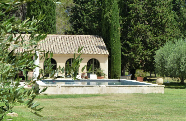 MAS A VENDRE SUR LES HAUTEURS DE BOULBON — photo 2