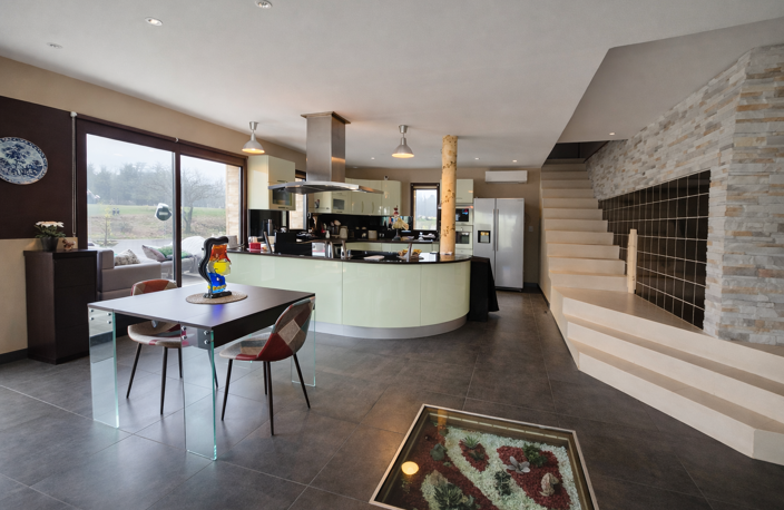 Exclusivité-Propriété de caractère avec piscine intérieure, — photo 5