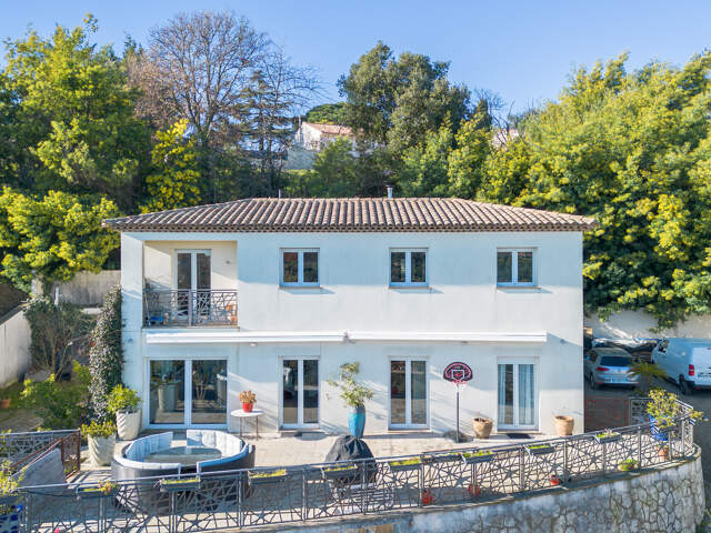 Maison 7 pièces 211 m² à Tanneron — photo du bien