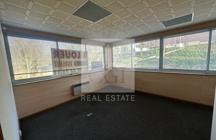 BUREAUX à LOUER — photo 2