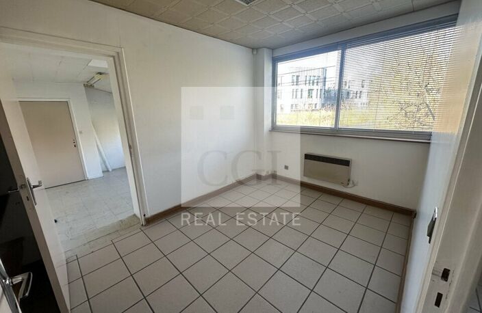 BUREAUX à LOUER — photo 5