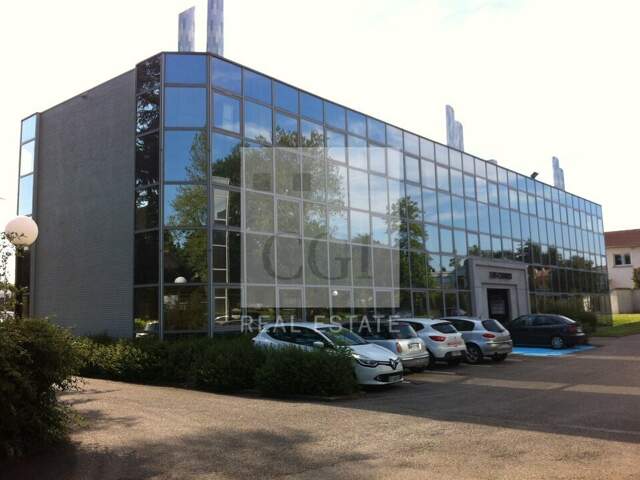 BUREAUX à LOUER — photo du bien