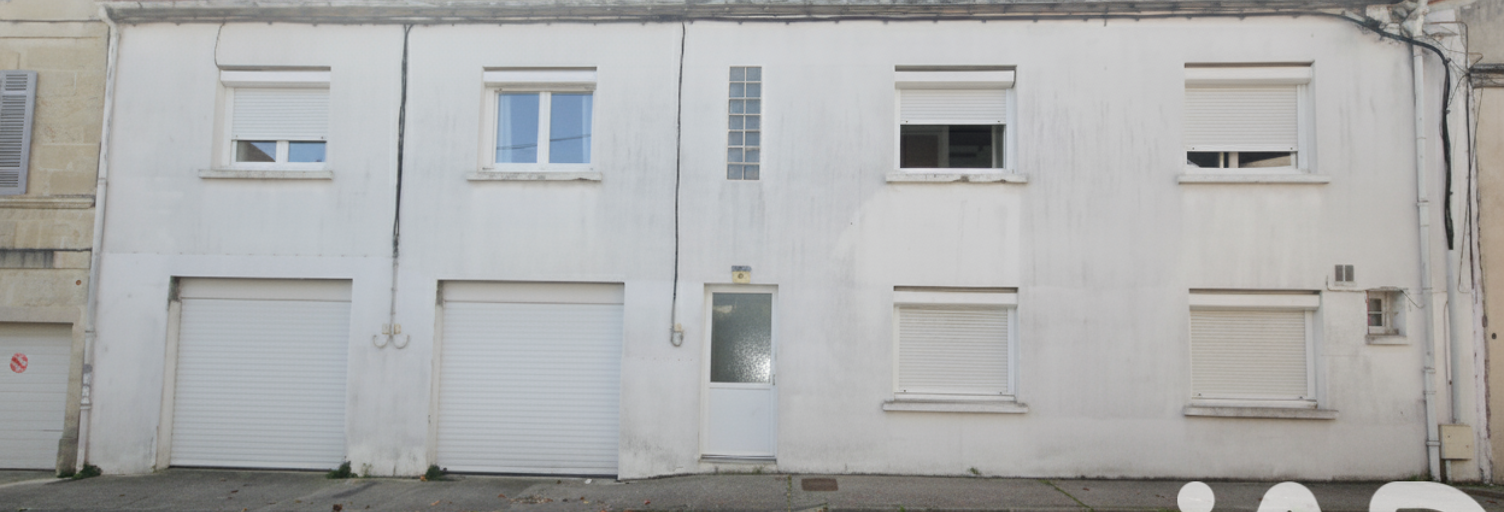 Immeuble  74 m² à vendre à Saintes (17100)