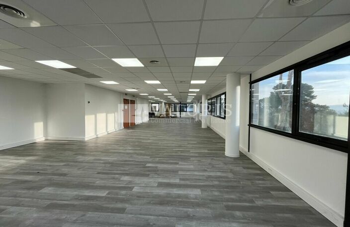 BUREAUX à LOUER — photo 3