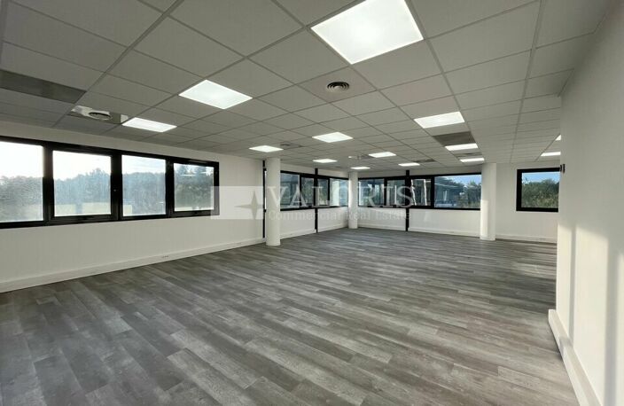 BUREAUX à LOUER — photo 4