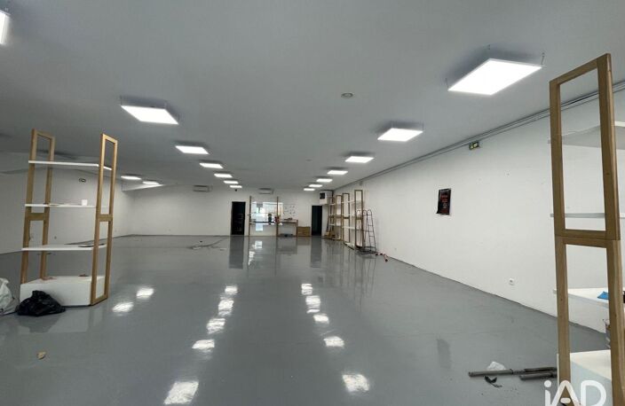 Vente Murs commerciaux 552 m&sup2; — photo 2