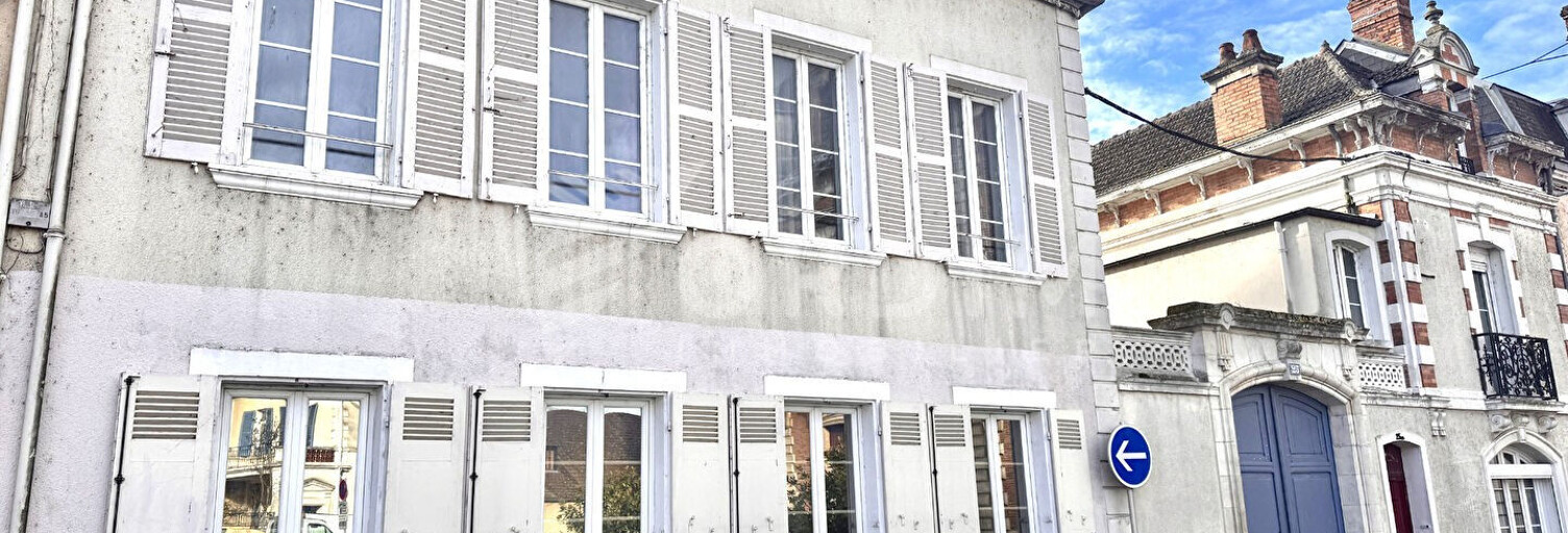 Maison 8 Pièces 223 m² à vendre à Cosne-Cours-sur-Loire (58200)