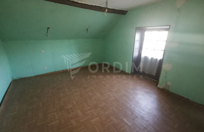 Maison avec travaux  de couverture, pour bricoleurs confirmés !!! — photo 3