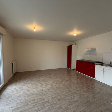 Appartement 3 pièces 833 €