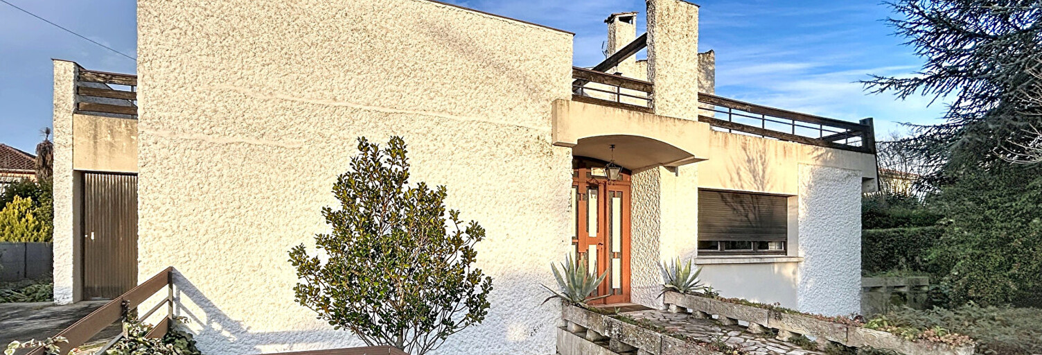 Maison 15 Pièces 330 m² à vendre à Castelsarrasin (82100)