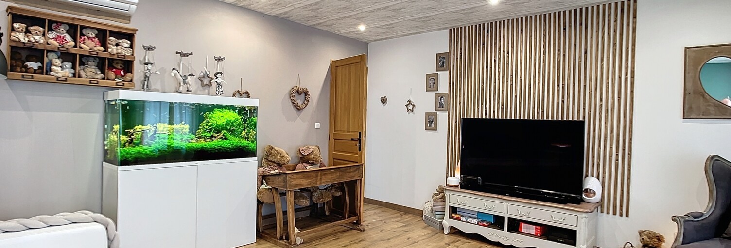 Immeuble  216 m² à vendre à Condé-Sainte-Libiaire (77450)