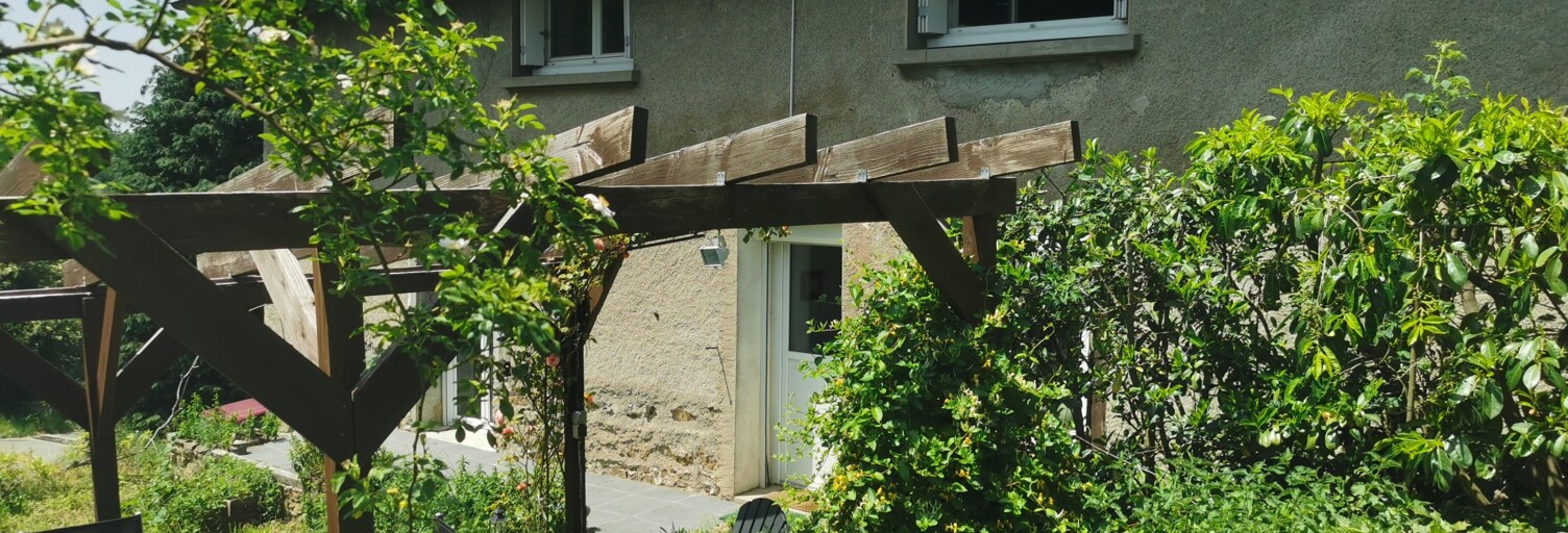 Maison 9 Pièces 242 m² à vendre à Grammond (42140)