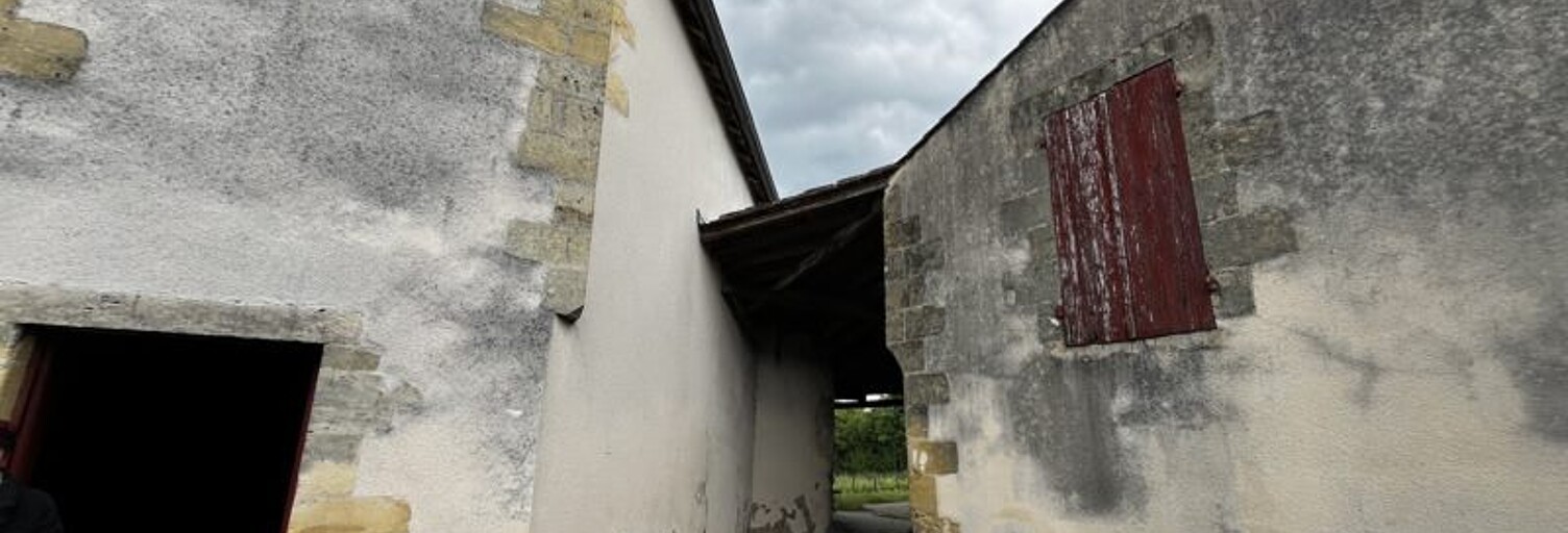 Immeuble   m² à vendre à Portets (33640)