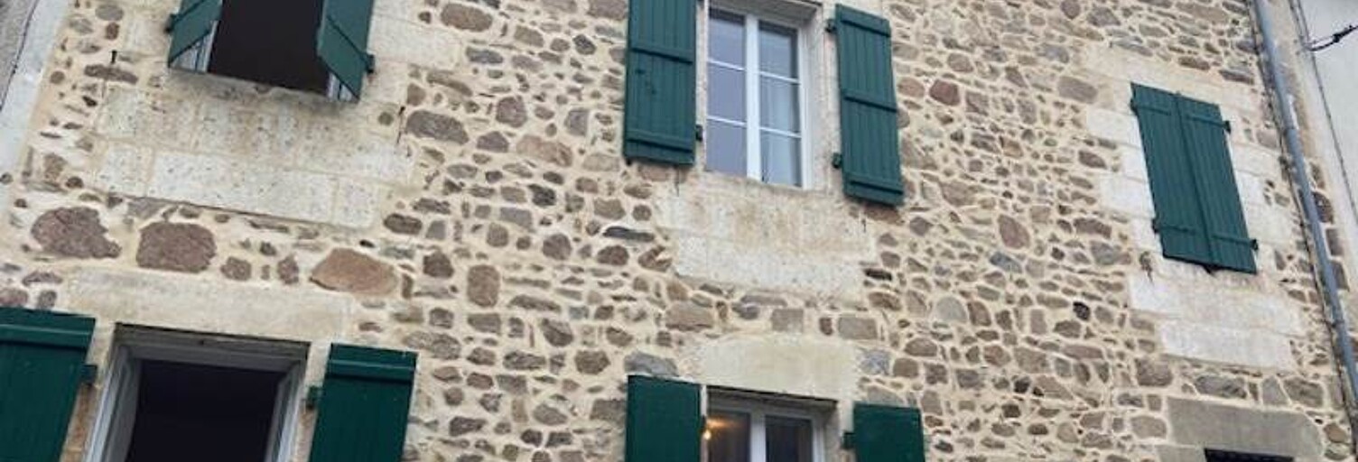 Immeuble   m² à vendre à Chabanais (16150)