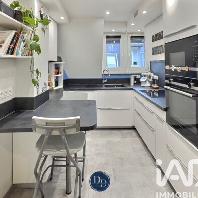 Appartement 5 pièces 1260 €