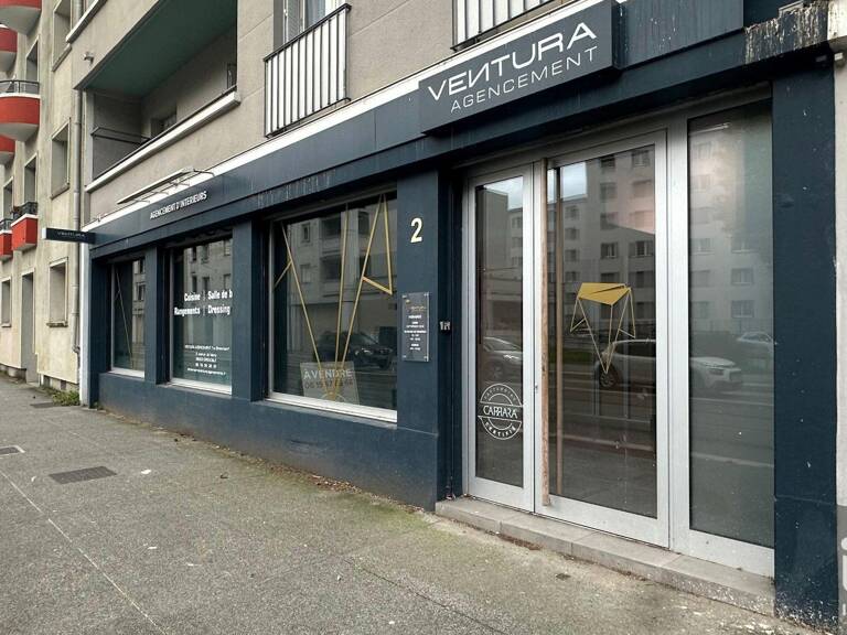 Vente Local d'activités 111 m&sup2; — photo 1