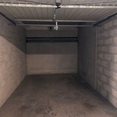Garage  25000 €